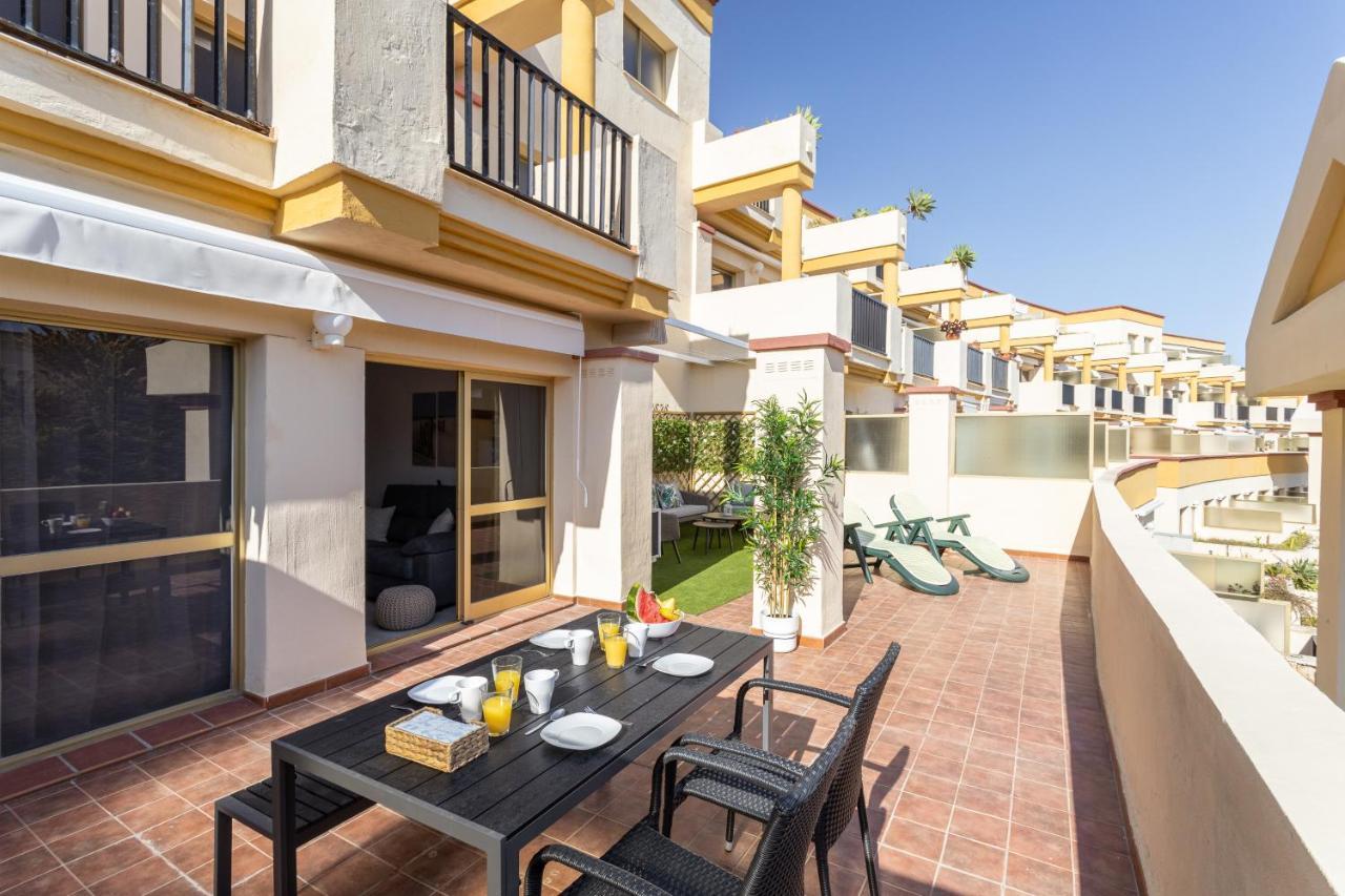 Oleholidays Romana Playa 223 Primera Linea Playa Appartement Marbella Buitenkant foto